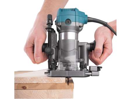 Felsőmarógép, 710W, többfunkciós, befogás: 6/8mm + AJÁNDÉK